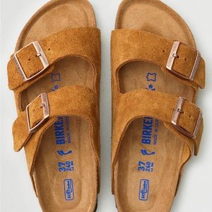 Woman’s Birkenstock Arizona soft